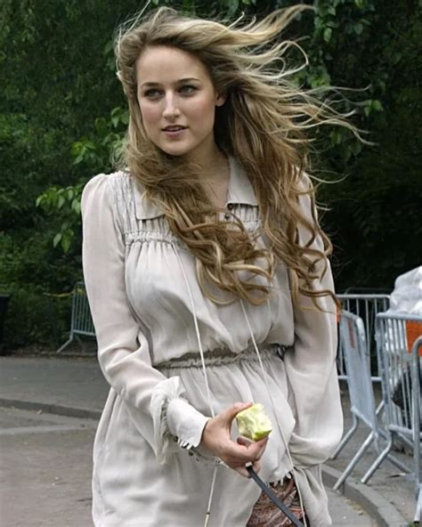 Physical Appearance and Measurements of Leelee Sobieski