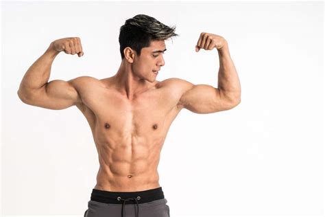 Physique and Body Symmetry