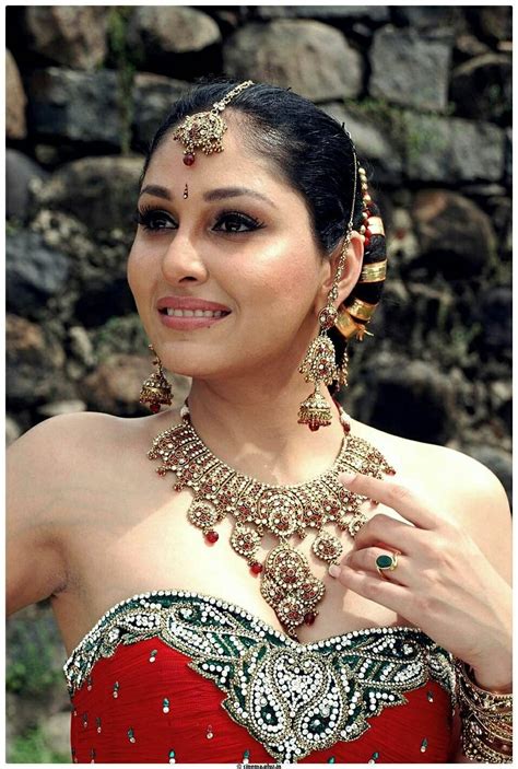 Pooja Chopra's Style and Fashion Choices