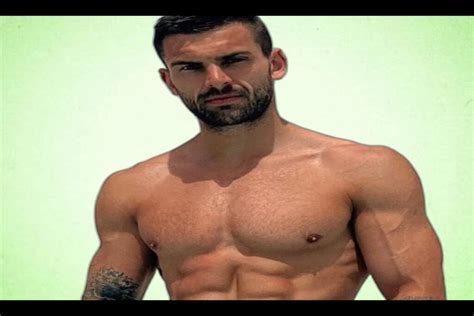 Revealing Ashton Slim's Vertical Measurement and Physique