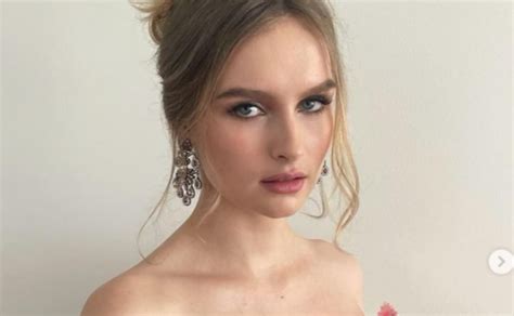 Rising Star: Olivia DeJonge