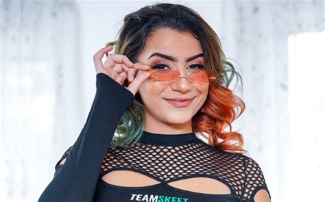 Roxie Sinner: Age, Height, and Net Worth