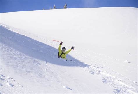 Safety First: Tips for Staying Safe on the Slopes