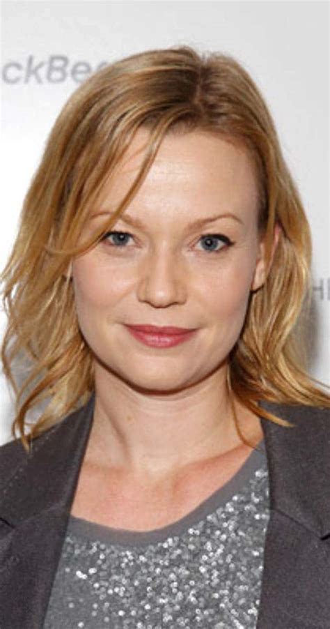 Samantha Mathis's Age and Birthdate