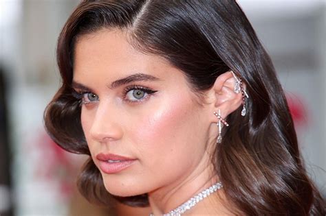 Sara Sampaio's Net Worth Exposed