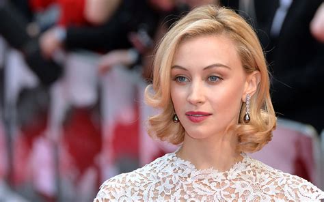 Sarah Gadon: Early Life and Background