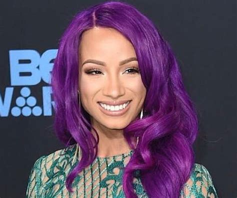 Sasha Banks Biography