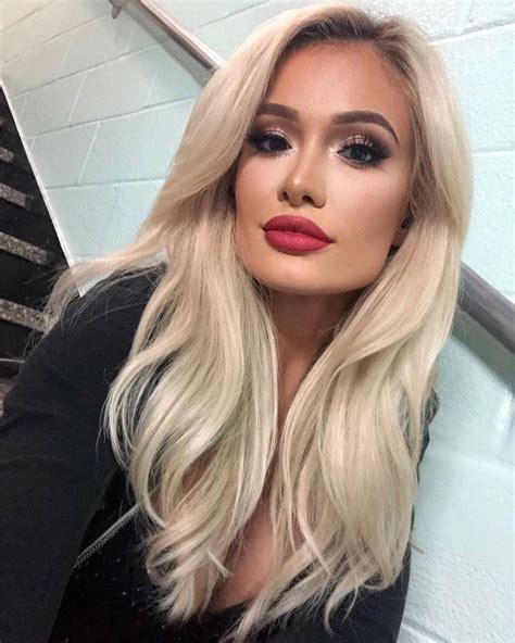 Scarlett Bordeaux's Distinctive Fashion and Personality