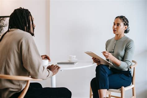 Seeking Professional Advice: When and How to Approach a Therapist