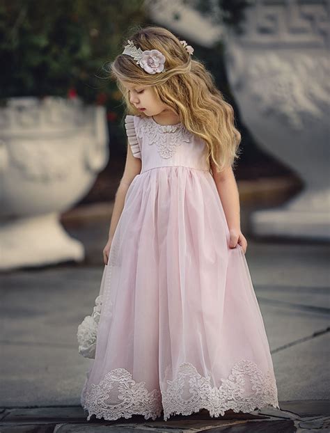 Selecting the Ideal Flower Girl for your Special Day