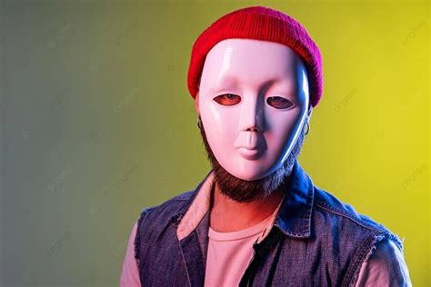 Shrouded in Secrecy: How the Masked Lady Preserves Anonymity