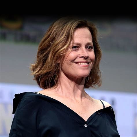 Sigourney Beaver Age and Height