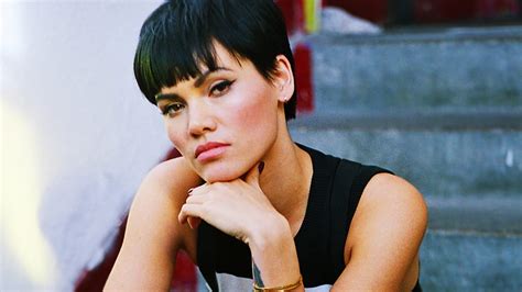 Sinead Harnett: Early Life and Background