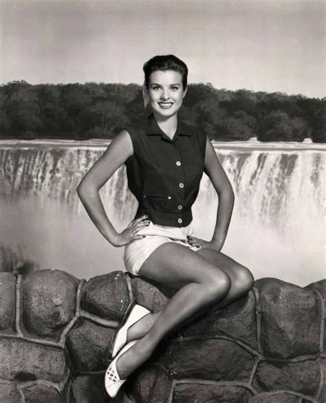 Stand Tall: Discovering Jean Peters' Impressive Stature