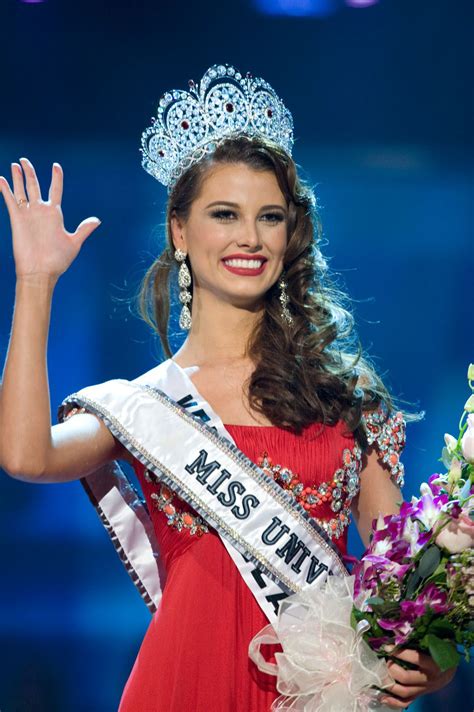 Stefania Fernandez's Path to Miss Universe Victory