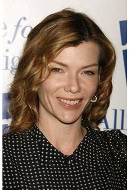 Stephanie Niznik Early Life and Education