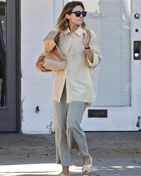 Style Icon: Elizabeth Olsen's Fashion Choices