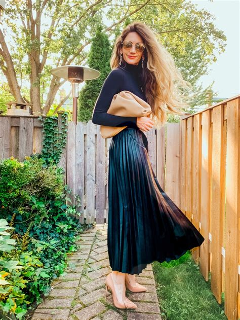 Styling Tips for Every Occasion: Elevating or Relaxing your Chic Skirt