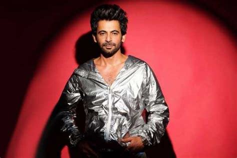 Sunil Grover Height and Figure