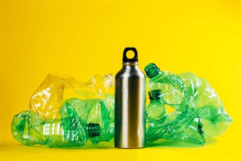 Sustainable Living: Minimizing Waste with Reusable Waste Containers