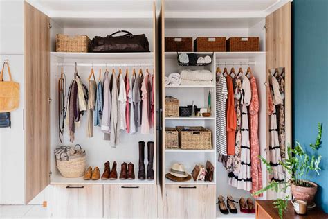 Tactics for Maximizing Efficiency When Sorting and Packing Your Wardrobe