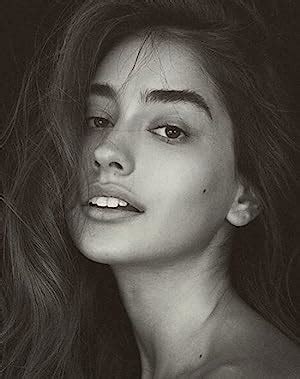 Taylor Hannum Biography