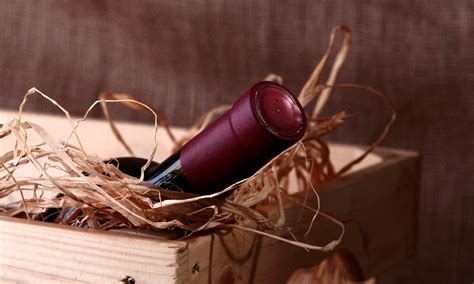 The Art of Gifting Wine: Exploring a Timeless Gesture