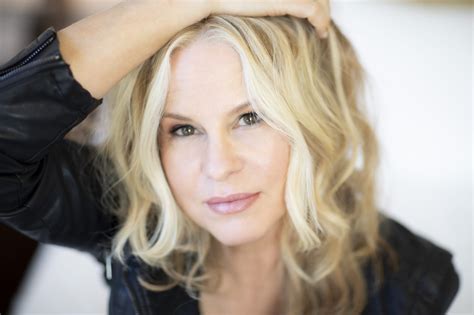 The Ascension of Vonda Shepard's Career