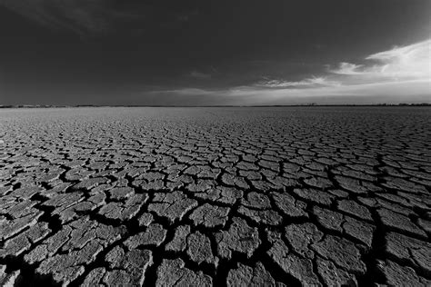 The Astonishing Landscape of the Arid Waterless Lake