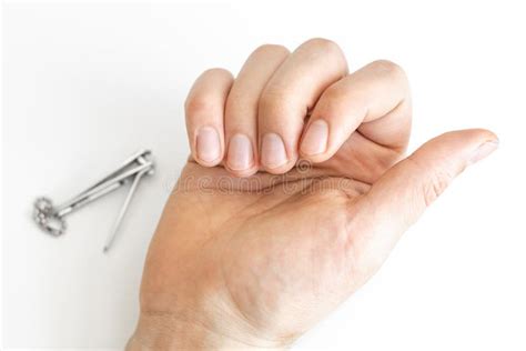 The Connection Between Dreams of Neatly-Trimmed Nails and Levels of Anxiety