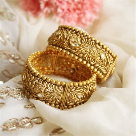 The Finest Materials for Wedding Bangles: From Gold to Diamond, Explore Your Choices