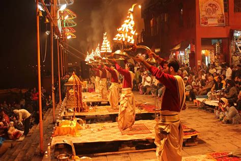 The Ganga Aarti: Experiencing the Breathtaking Evening Prayer Ceremony