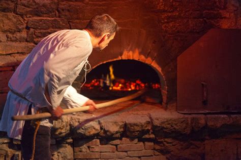 The History of Cinnamon Bread: From Ancient Times to Modern Delights