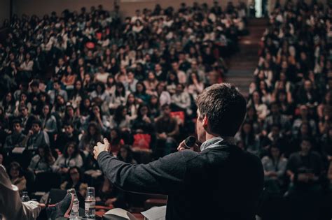 The Impact of Effective Communication: Conquering Stage Anxiety and Engaging Your Audience