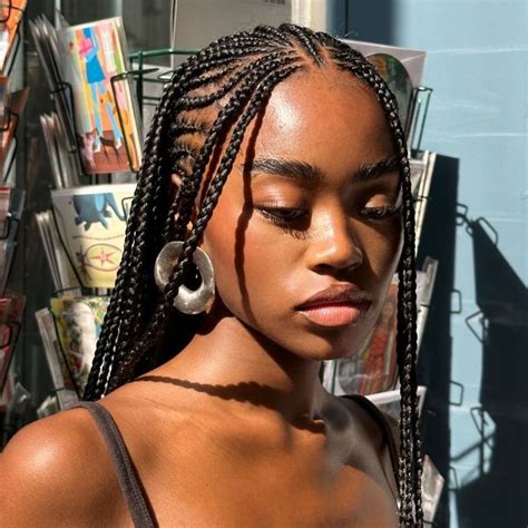 The Intricate Art of Hair Braiding: Exploring the Symbolism Behind Braided Hair in Dreams