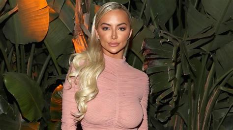 The Legendary Physique of Lindsey Pelas