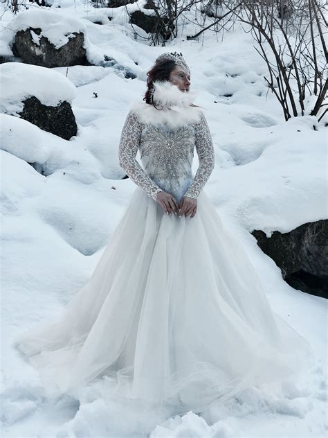 The Puzzling Phenomenon of a Snowy Bridal Gown Transmuting to Ebony