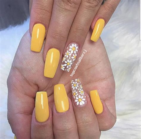 The Role of Fashion and Beauty in Shaping the Perception of Sunflower-hued Nails