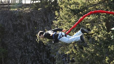 The Science Behind the Thrill: Understanding the Adrenaline Rush of Cliff Plunging