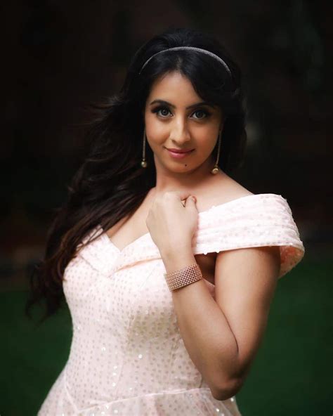 The Stature and Body Measurements of Sanjjanaa Galrani