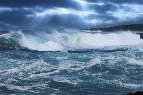 The Symbolism of Enormous Ocean Swells in Deeply Subconscious Visions