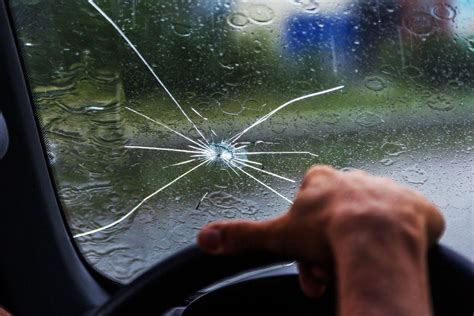 The Symbolism of Windshield Damage: Exploring Fear and Vulnerability in Dreams