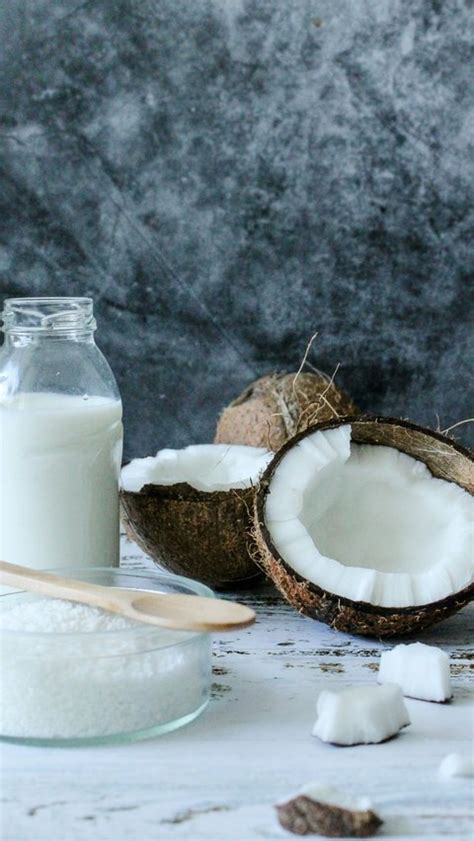 The Unexpected Health Advantages of Consuming Coconut Milk