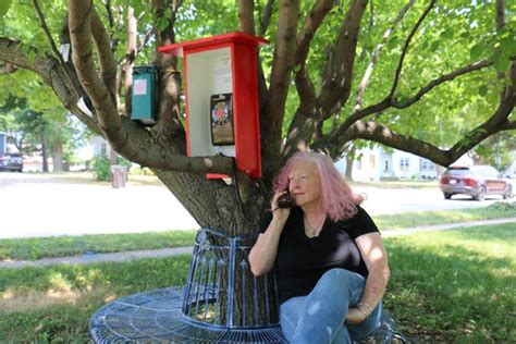 The Yearning for a Telephone Conversation with a Departed Beloved