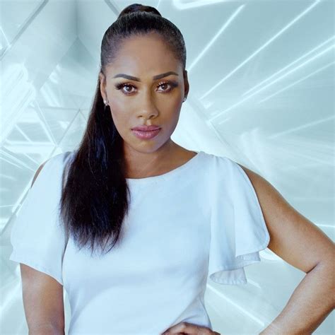 The financial side: What is Paulini's net worth?