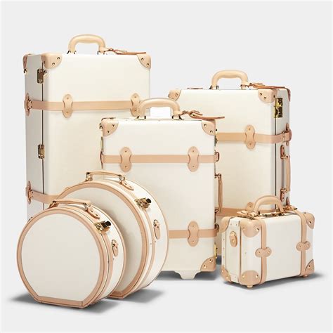 Timeless Elegance: The Beauty of Retro Luggage in Modern Travel