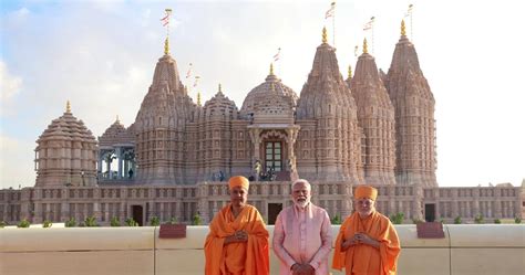 Tips for Dress Code and Etiquette in Hindu Places of Worship