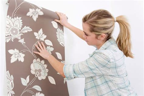 Tips for Mastering the Art of Wallpaper Installation