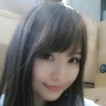 Tomomi Momokawa: Who Is She?