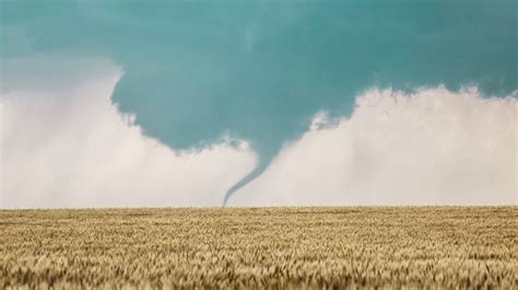 Tornado weather dreams: Exploring the Connection to Fear and Anxiety